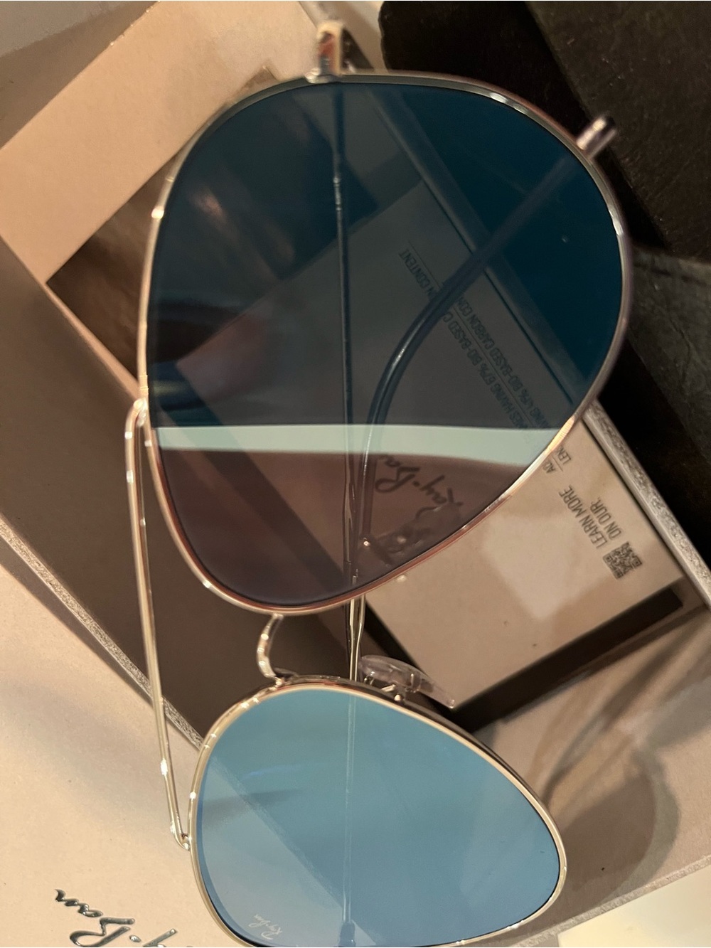 Ray-Ban Aviator Reverse Sunglasses in Silver with Blue Lenses 56mm - Picture 13 of 14